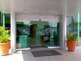 Alucobond y vidrio